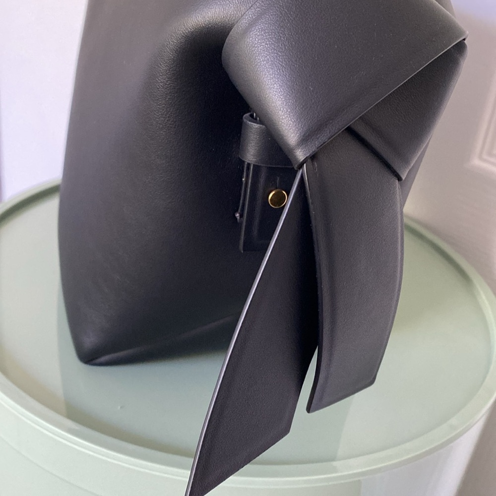 ACNE STUDIOS Musubi Mini leather shoulder bag - Picture 6 of 15